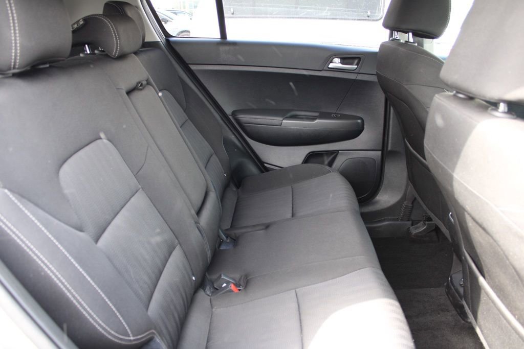 Used 2020 Kia Sportage LX image 21