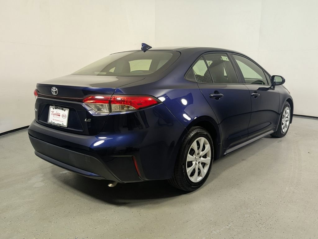 Used 2022 Toyota Corolla LE FWD image 7