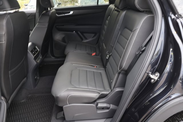 New 2026 Volkswagen Atlas Cross Sport SEL R-Line image 13