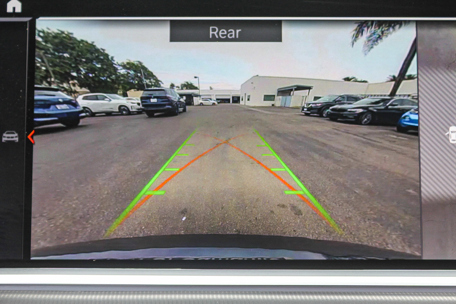 Used 2022 BMW X6 xDrive40i w/ M Sport Package image 24