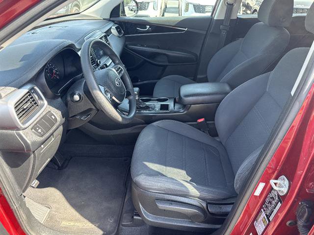 Used 2020 Kia Sorento LX image 9