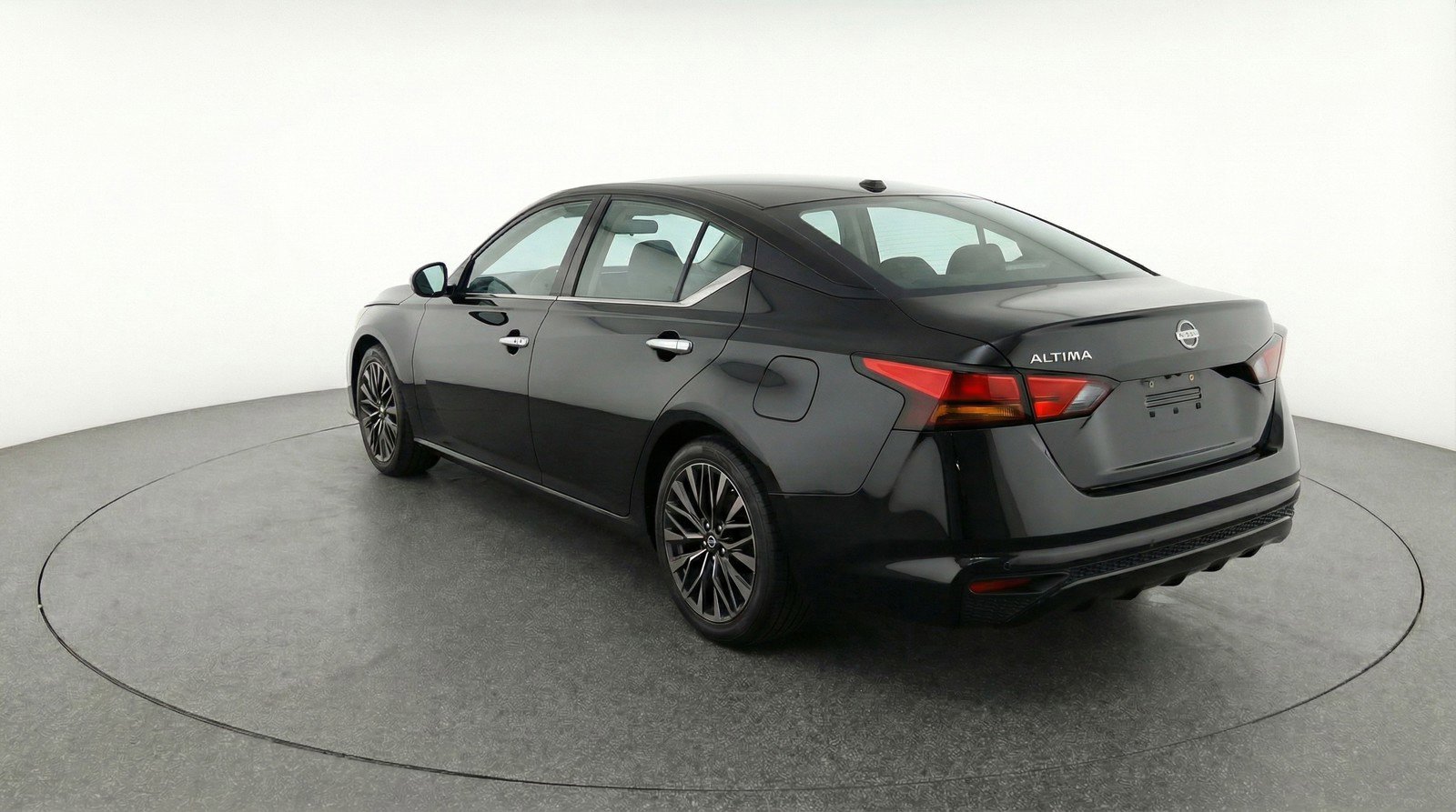 Used 2025 Nissan Altima 2.5 SV image 6