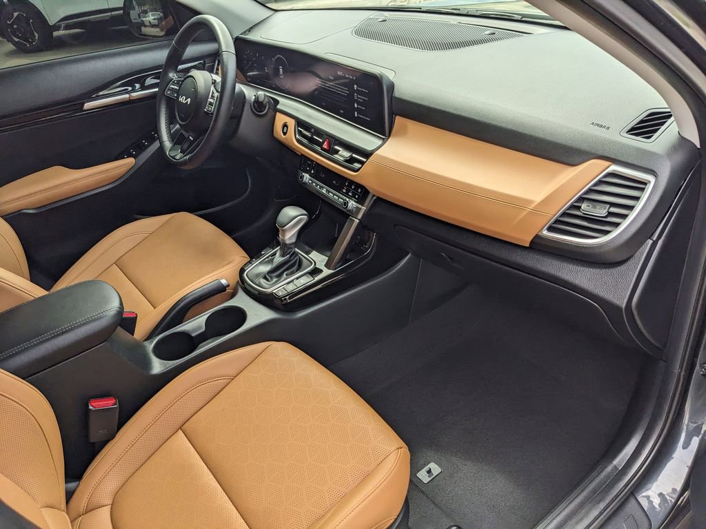 Certified 2026 Kia Seltos EX w/ EX Sunroof Package image 13