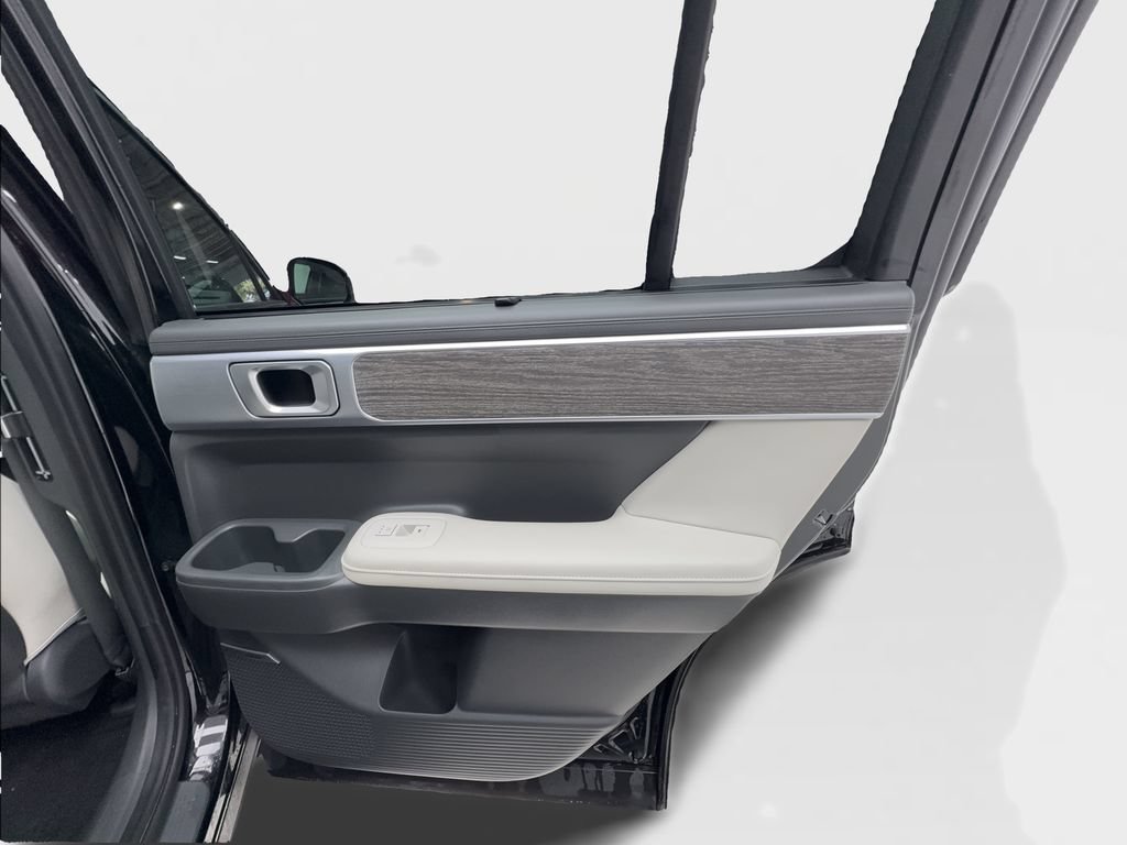 Used 2025 Hyundai Santa Fe Limited FWD image 30