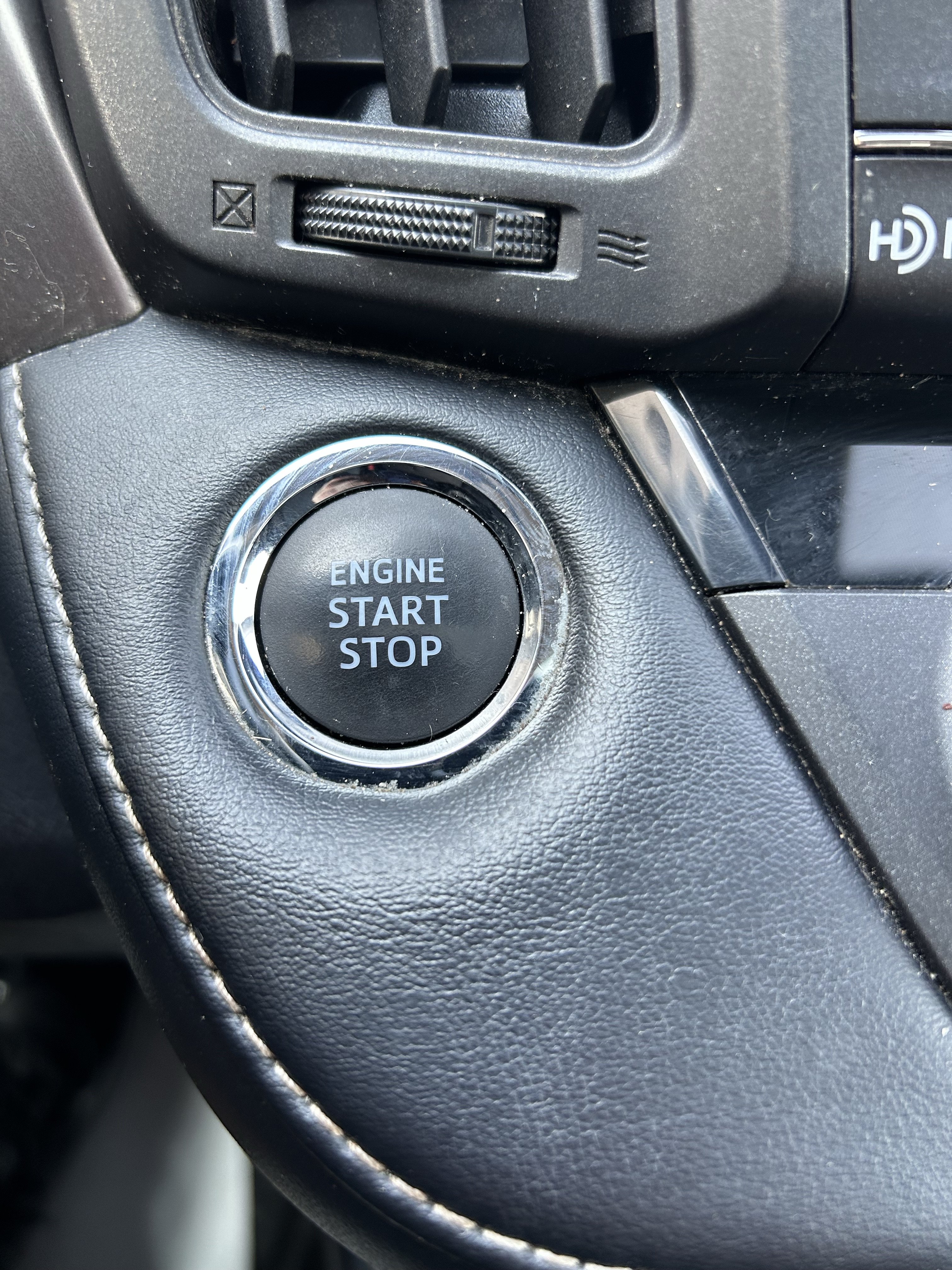 Used 2018 Toyota RAV4 XLE AWD/4WD image 31