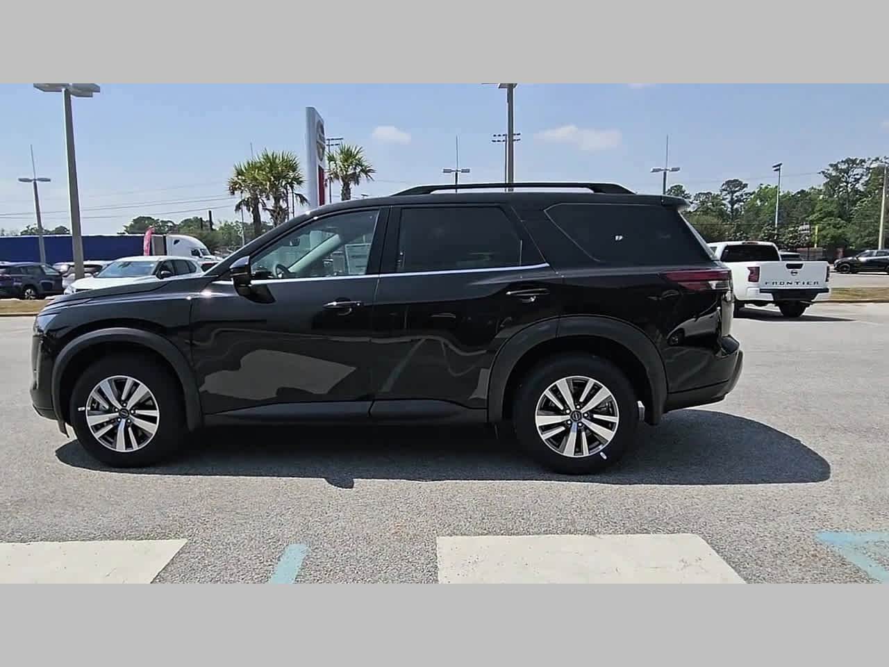 New 2026 Nissan Pathfinder SL FWD image 23