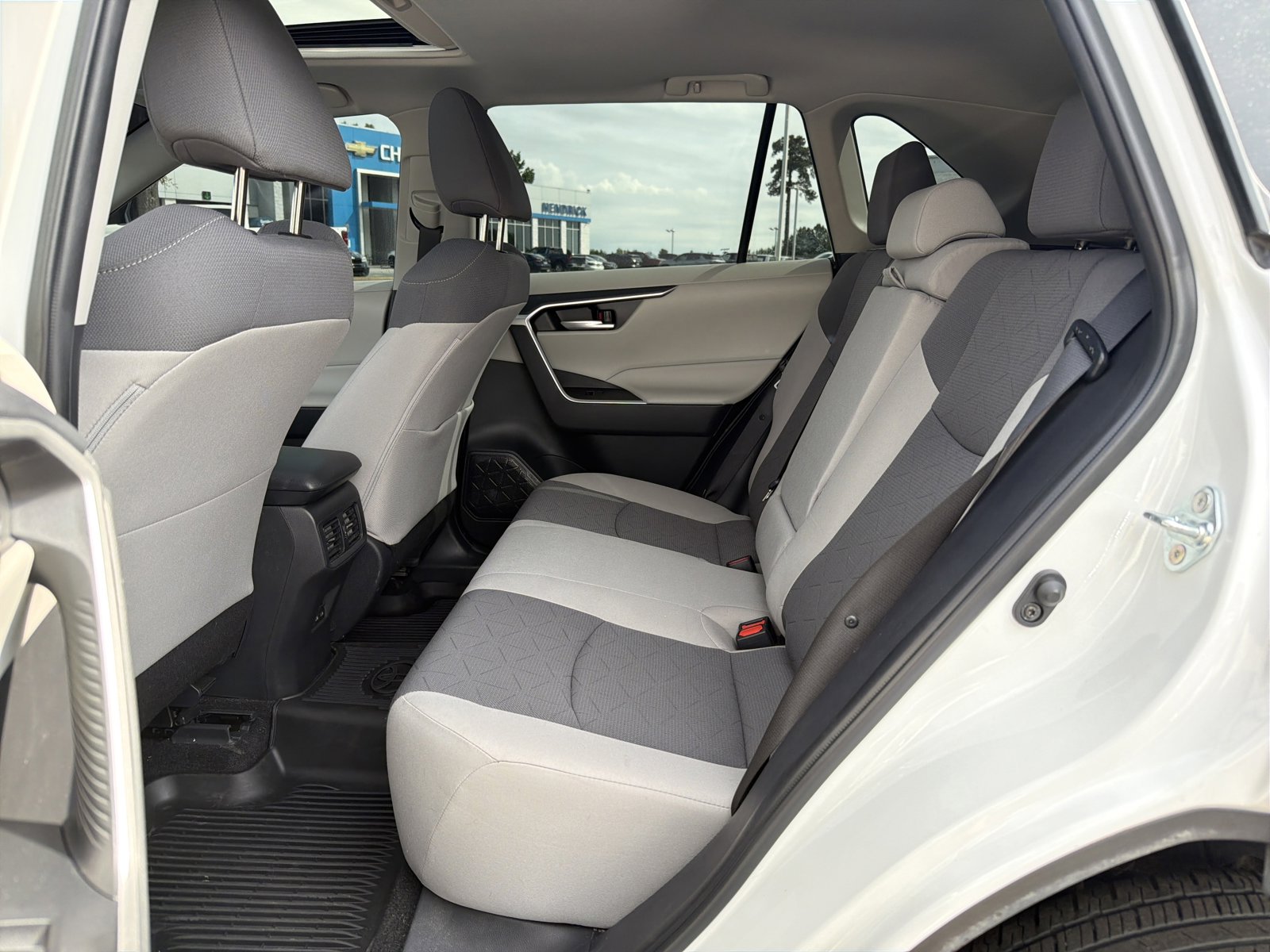 Used 2023 Toyota RAV4 XLE w/ Convenience Package FWD image 29
