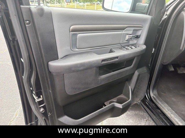 Used 2024 RAM 1500 Classic SLT AWD/4WD image 10