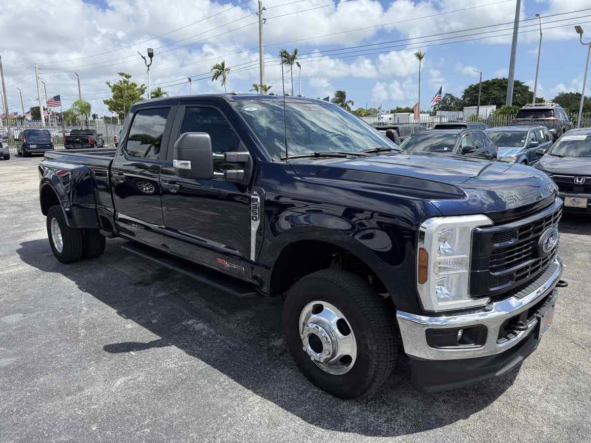Used 2023 Ford F350 XL w/ XL Driver Assist Package AWD/4WD image 2