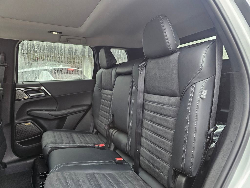 New 2026 Mitsubishi Outlander SE AWD/4WD image 13