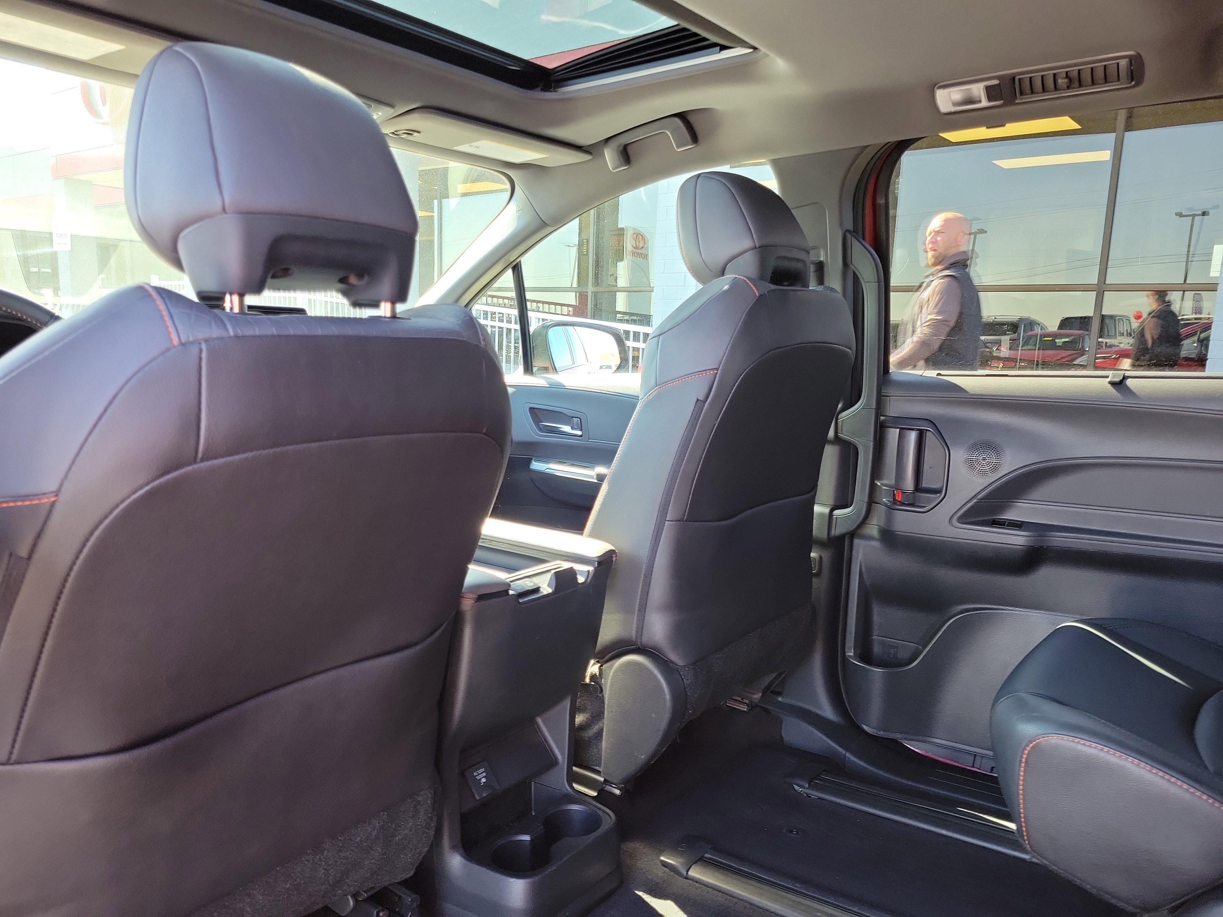 Used 2022 Toyota Sienna XSE w/ XSE Plus Package AWD/4WD image 13