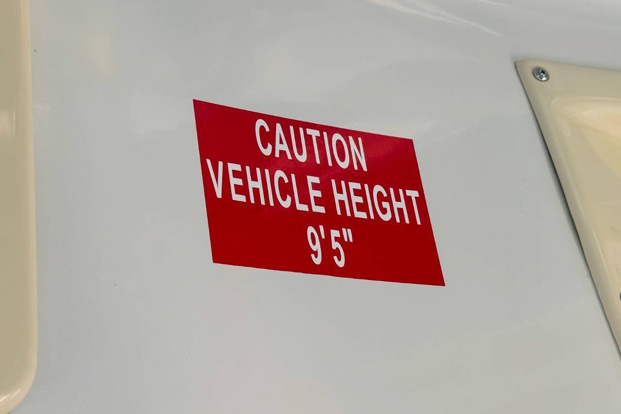 Used 2011 Ford E-350 and Econoline 350 Extended Super Duty w/ PWR Group RWD image 32