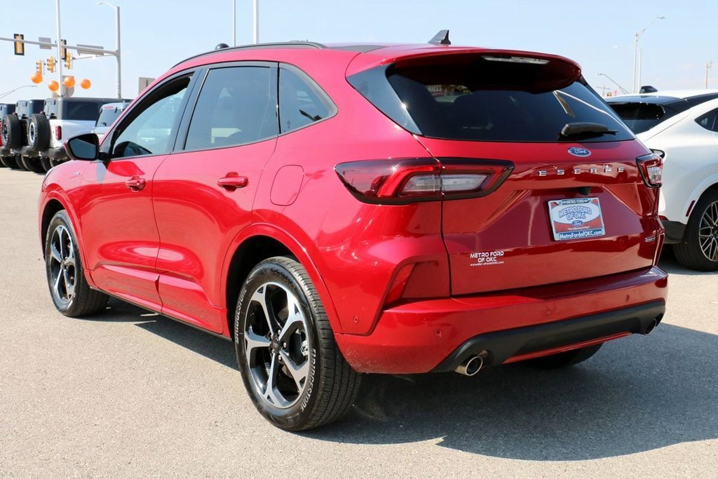 Used 2024 Ford Escape ST-Line Elite w/ Premium Technology Package image 7