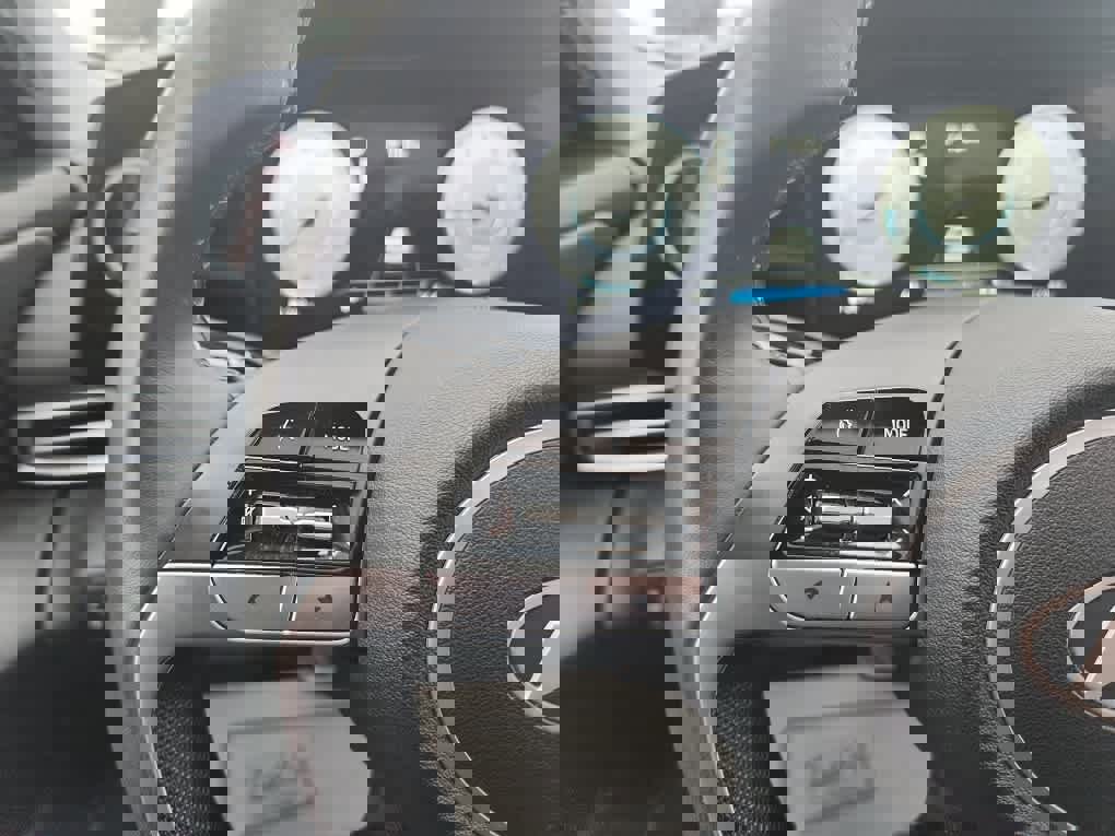 Used 2024 Hyundai Elantra SEL w/ Convenience Package image 30