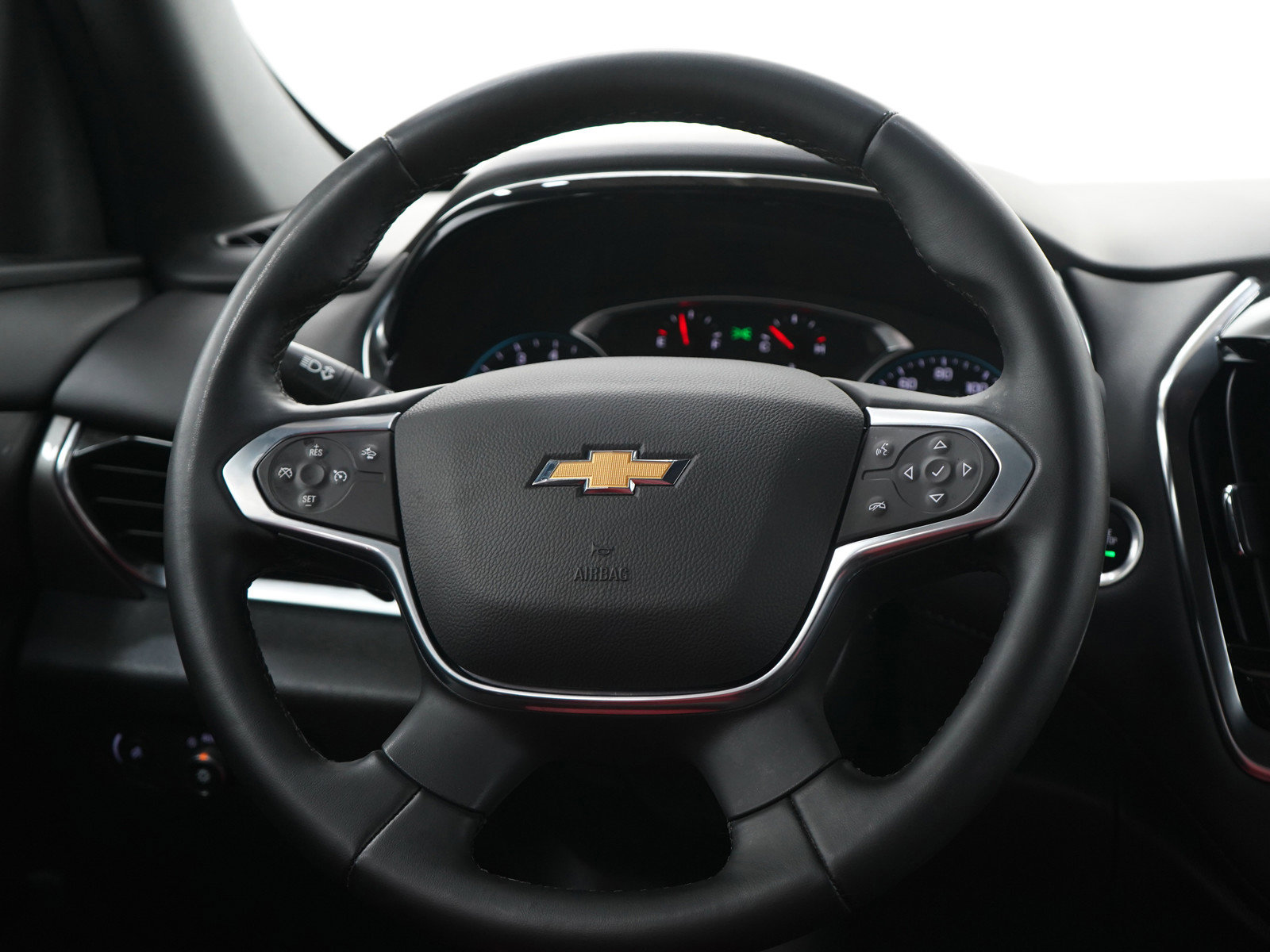 Used 2024 Chevrolet Traverse LT w/ Rear Camera Mirror Package image 20