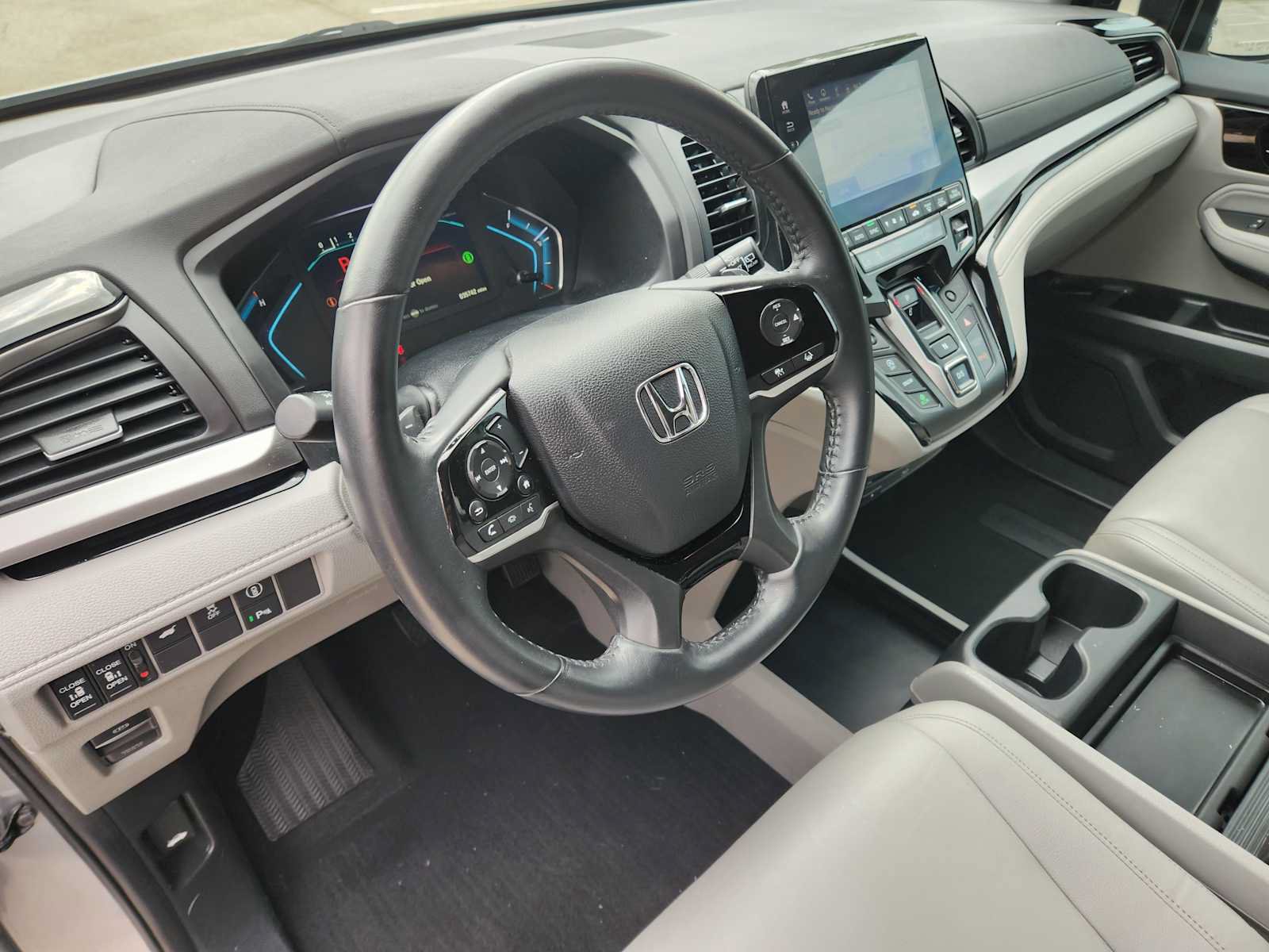Certified 2024 Honda Odyssey Touring image 2