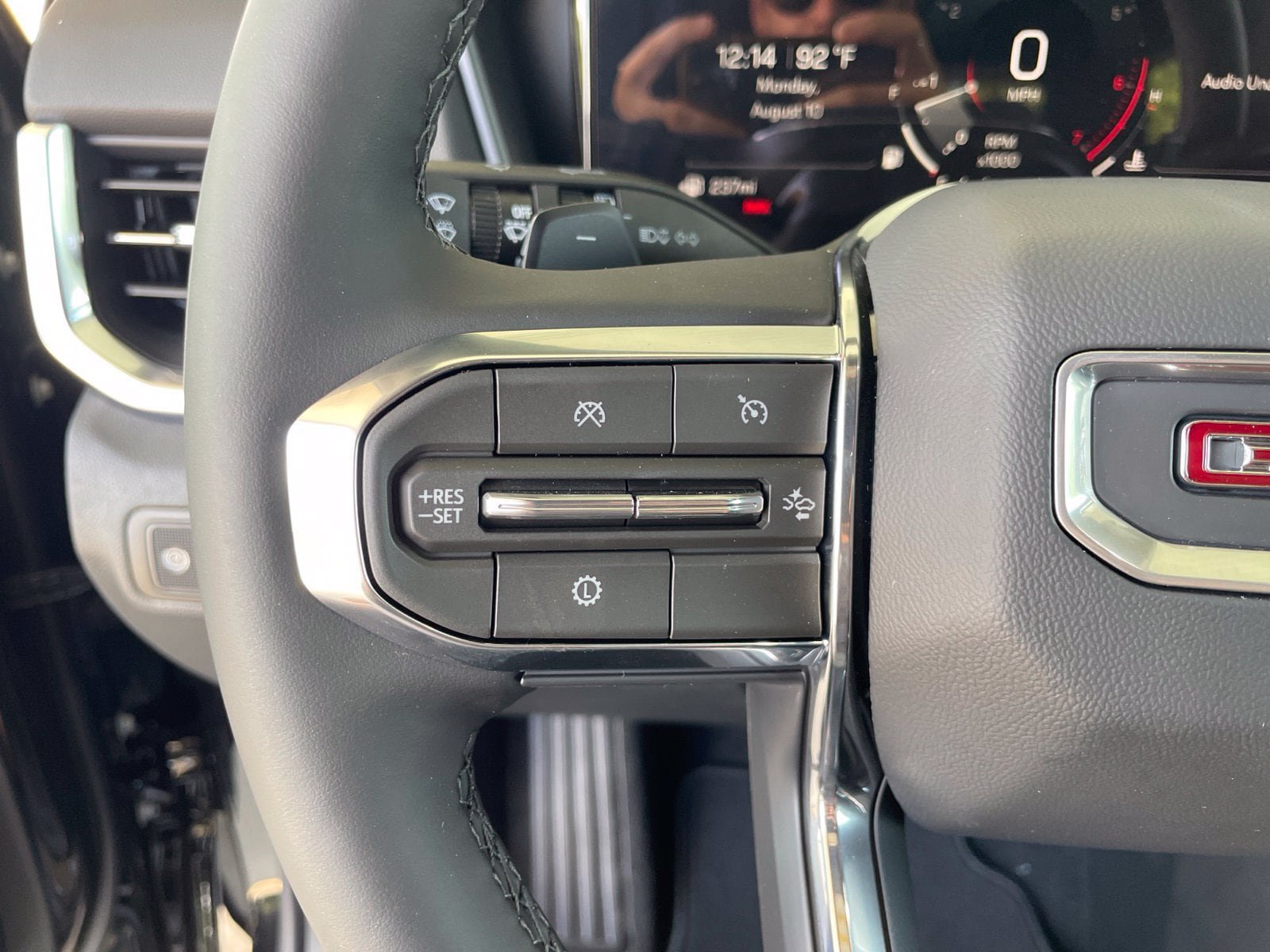 New 2027 GMC Terrain Elevation w/ Elevation Premium Package FWD image 19