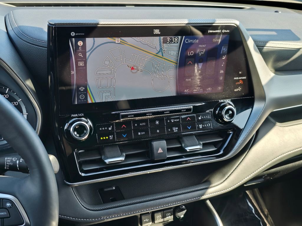 Used 2020 Toyota Highlander Platinum AWD/4WD image 21