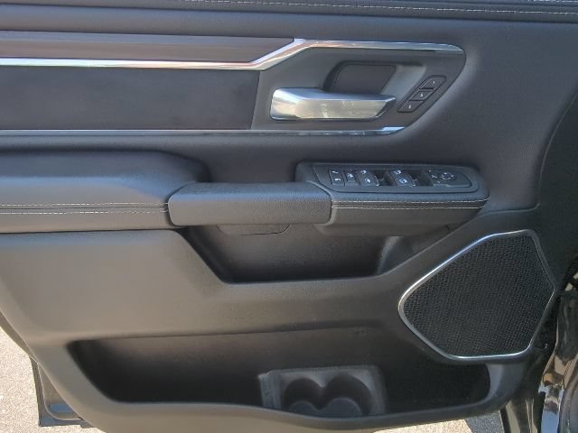 Used 2026 RAM 1500 Laramie AWD/4WD image 12