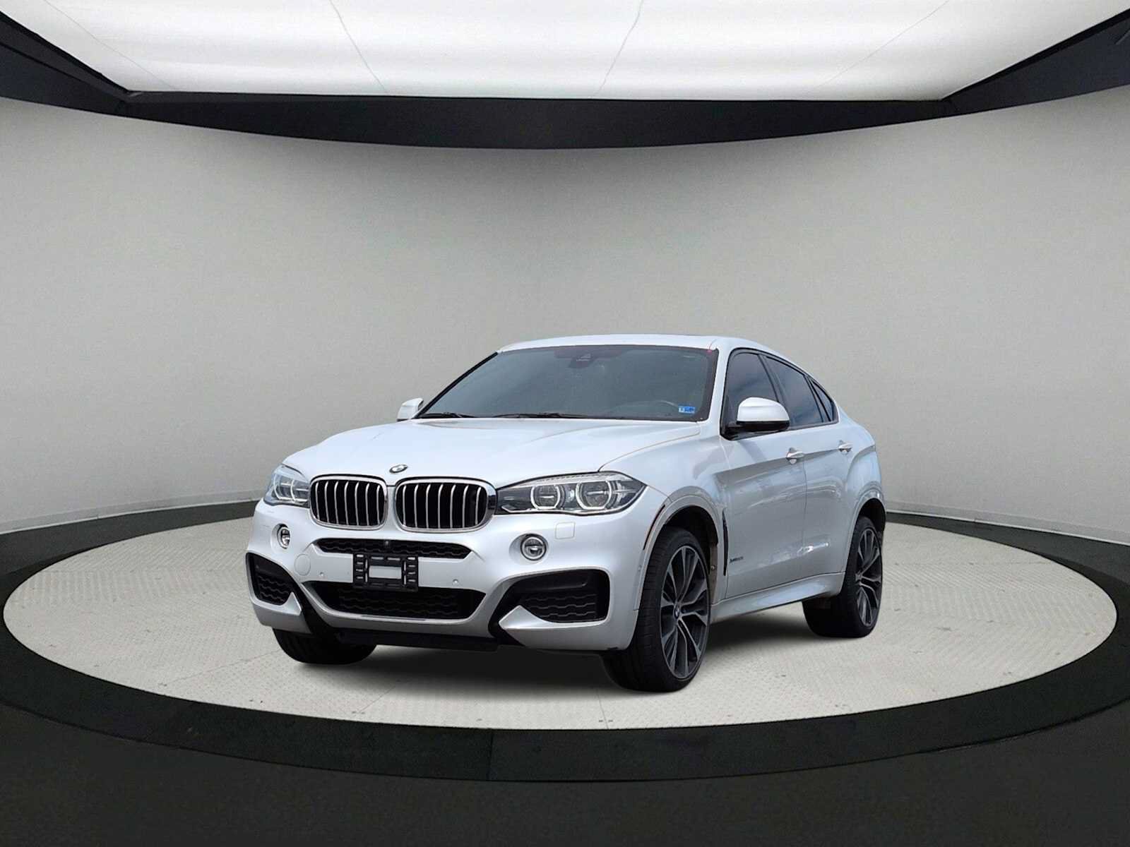 Used 2019 BMW X6 xDrive50i w/ M Sport Package AWD/4WD image 4