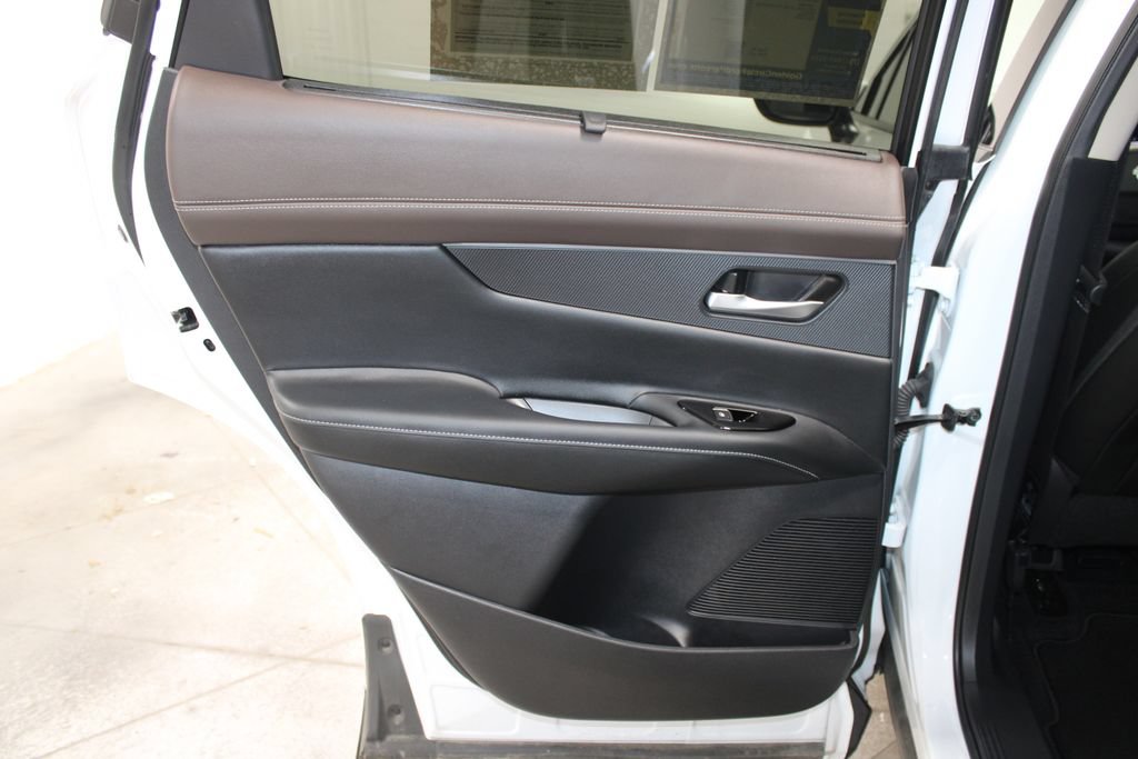 Used 2025 Nissan Murano Platinum w/ Cargo Package AWD/4WD image 32