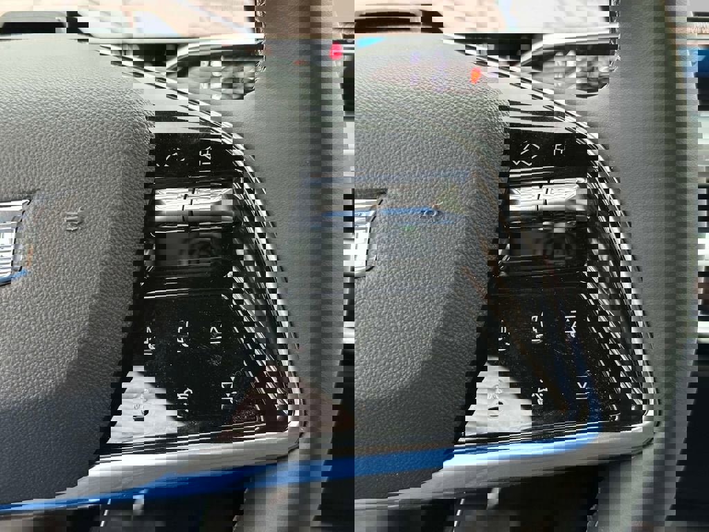 New 2024 Cadillac Lyriq Luxury w/ LPO, Floor Liner Package image 19