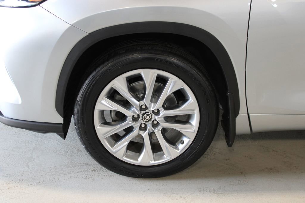 Used 2021 Toyota Highlander Limited AWD/4WD image 6