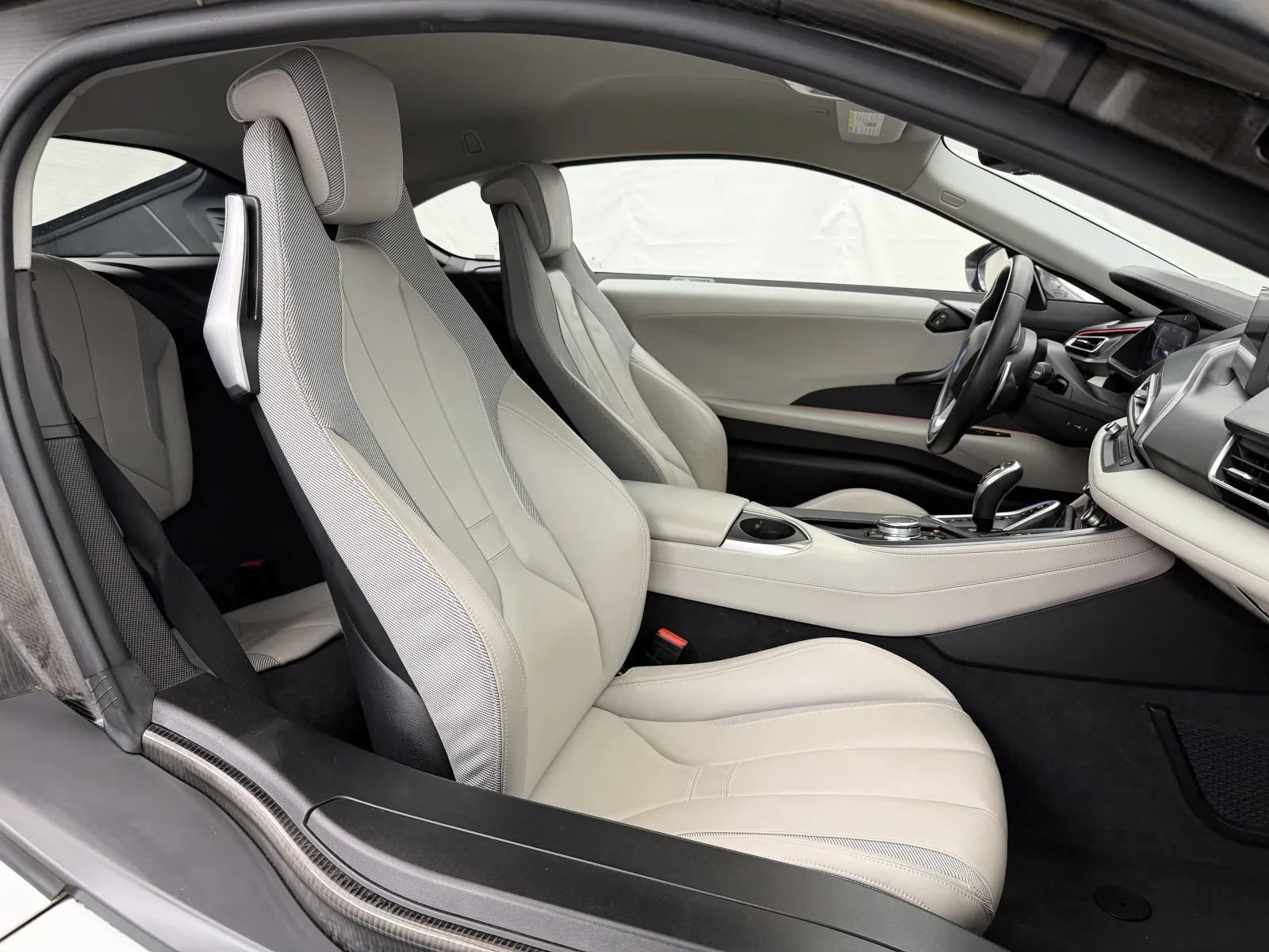 Used 2016 BMW i8 AWD/4WD image 28