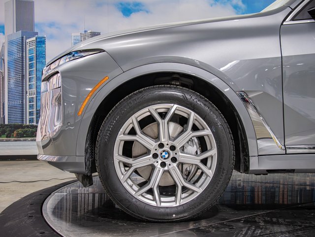 Certified 2025 BMW X7 xDrive40i image 7