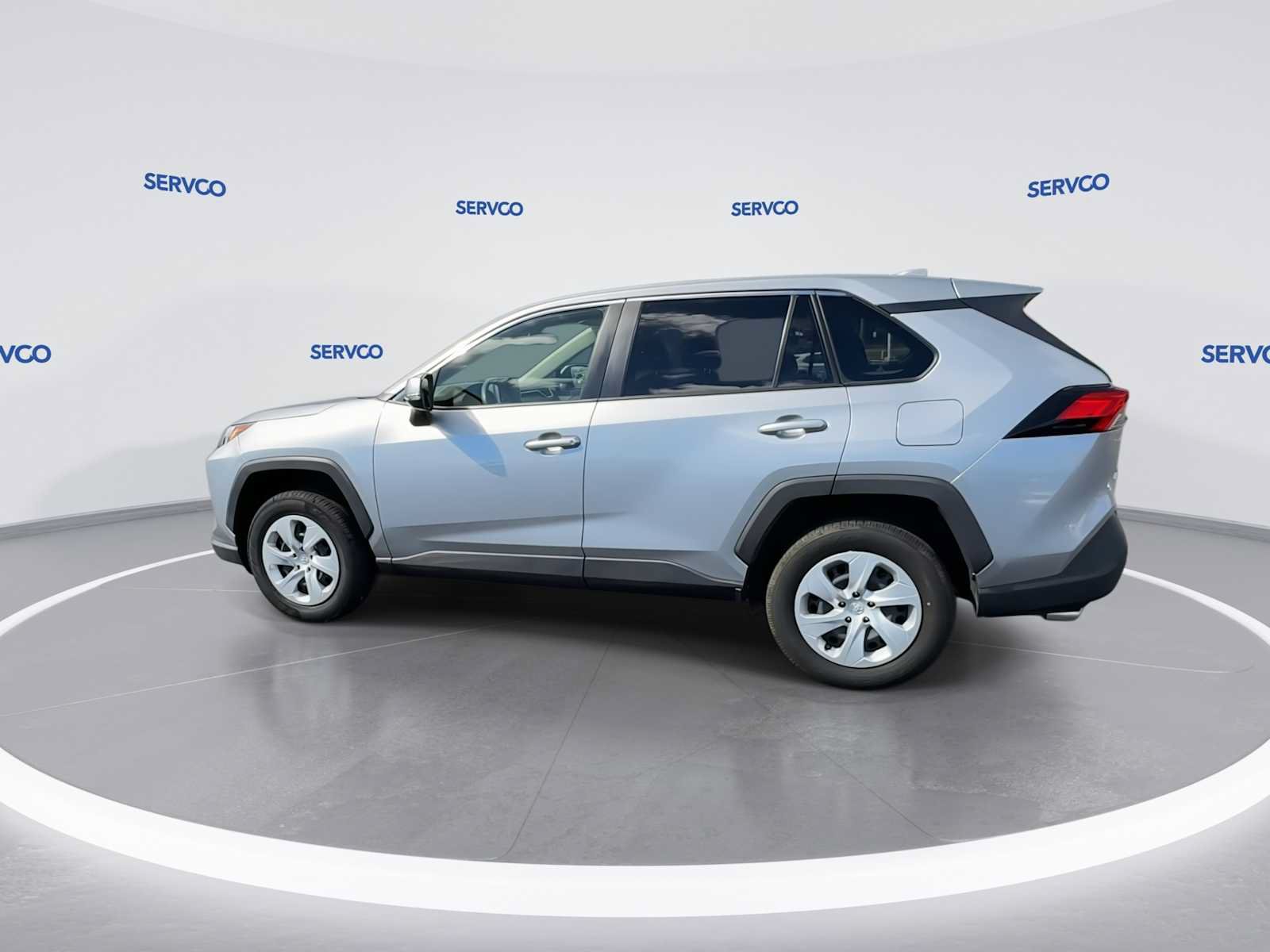 Used 2023 Toyota RAV4 LE FWD image 5