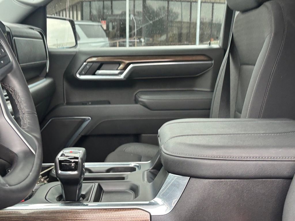 Used 2025 Chevrolet Silverado 1500 LT Trail Boss w/ Protection Package image 11