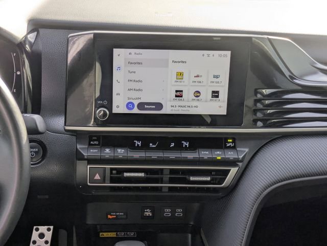 Used 2025 Toyota Camry SE image 15