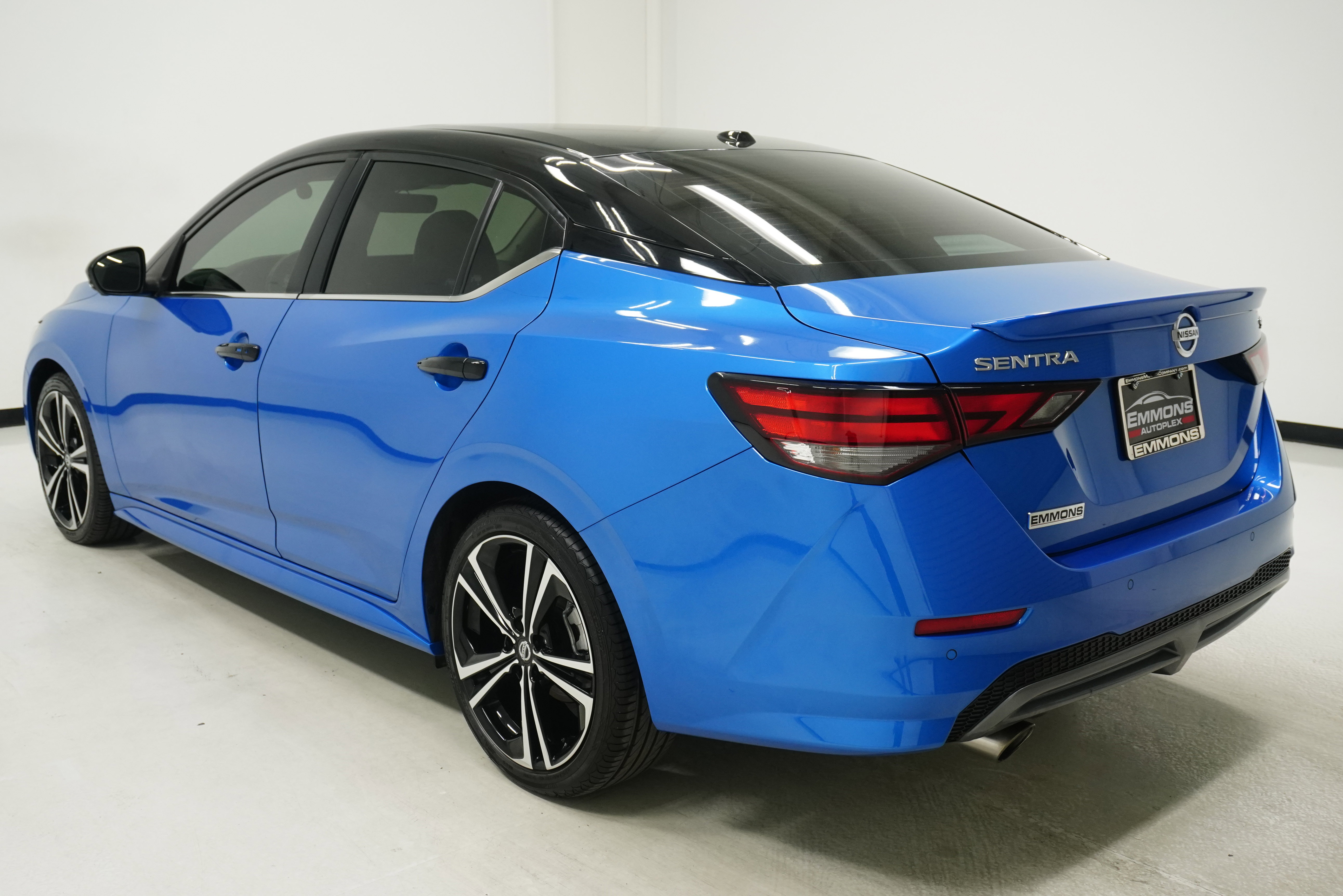 Used 2023 Nissan Sentra SR w/ SR Premium Package FWD image 6