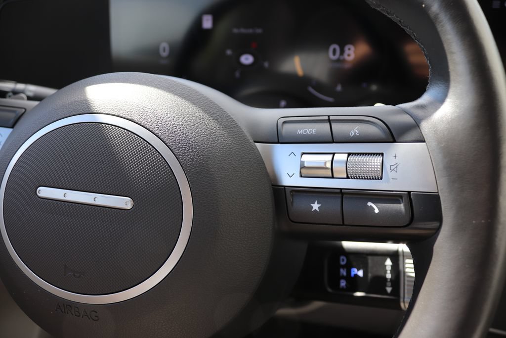 Used 2024 Hyundai Kona Limited FWD image 29