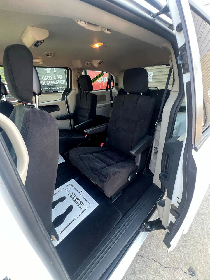Used 2014 Dodge Grand Caravan SXT image 11