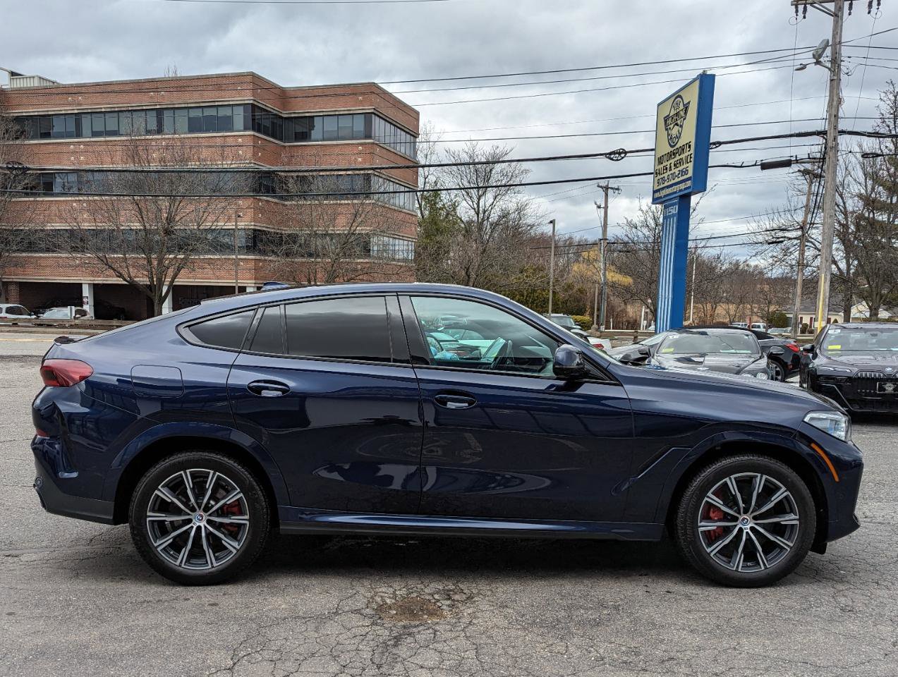 Used 2023 BMW X6 M50i w/ Executive Package image 6