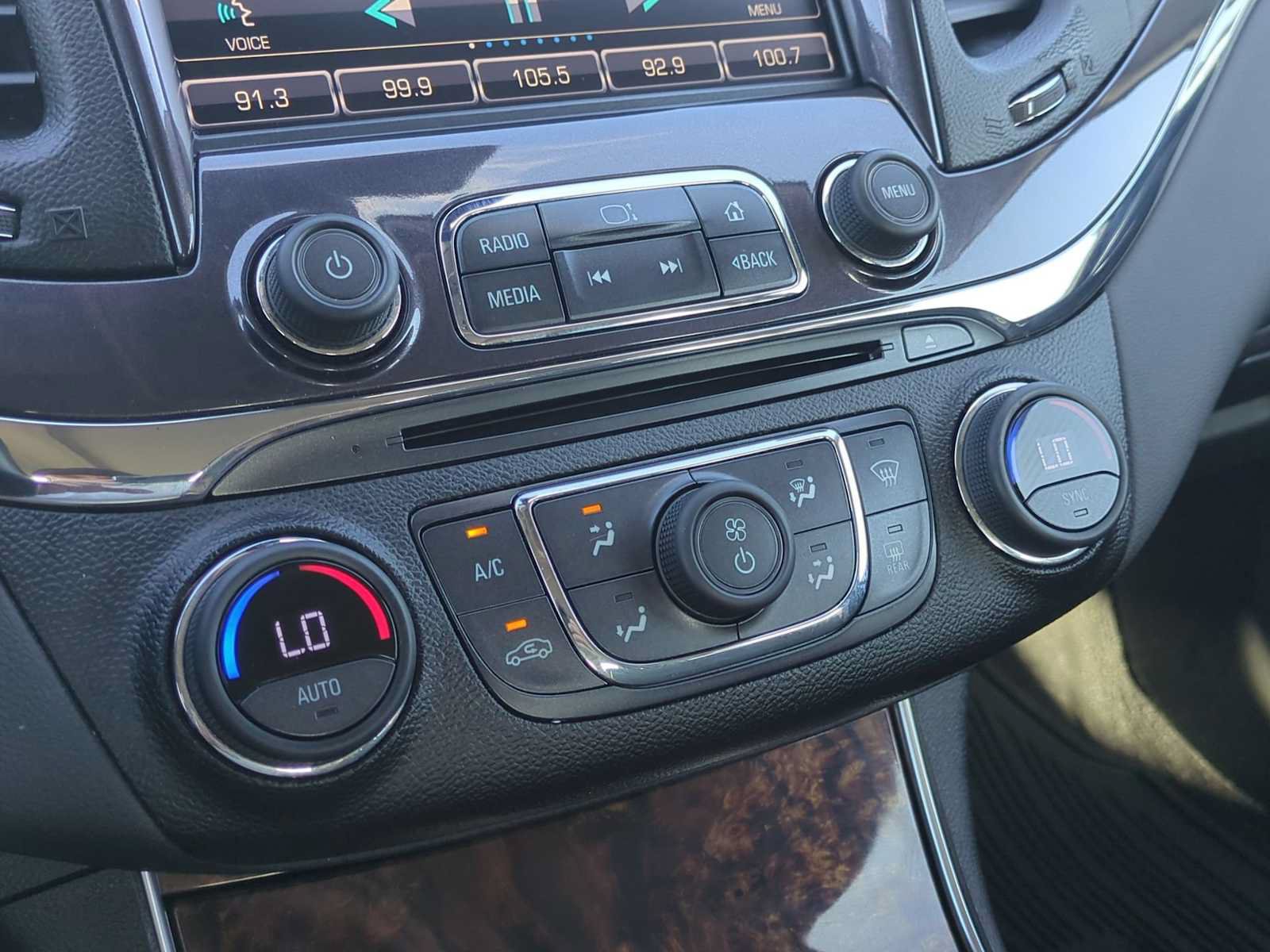 Used 2014 Chevrolet Impala LTZ FWD image 17