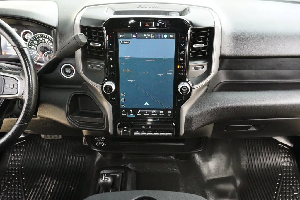 Used 2024 RAM 5500 Tradesman w/ Chrome Appearance Group image 16