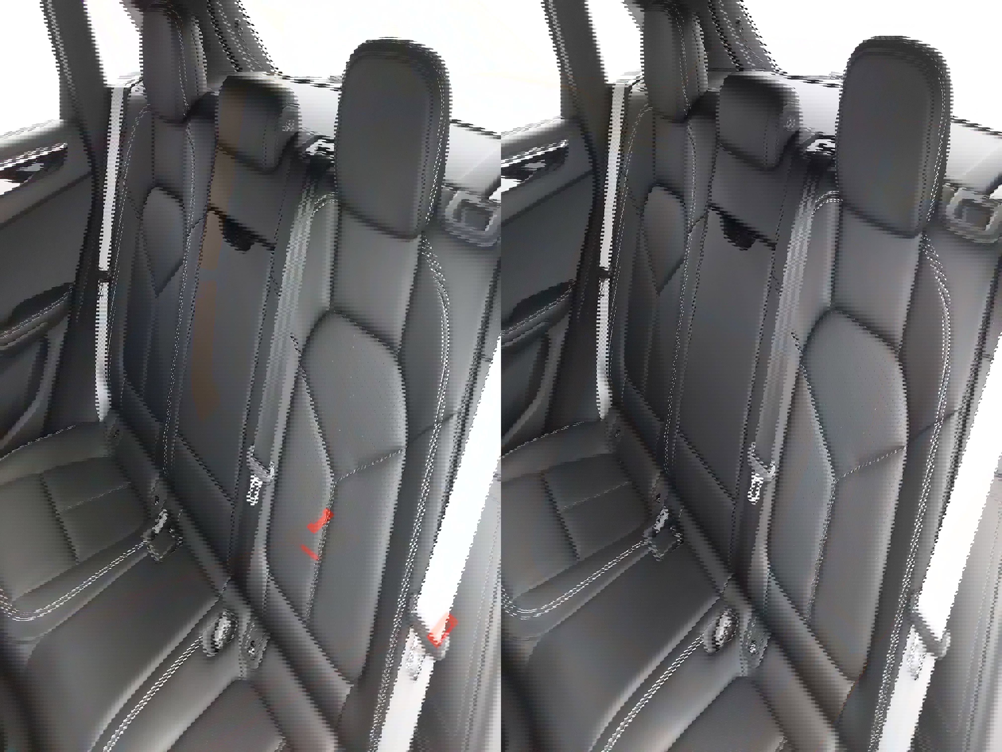 Used 2025 Porsche Macan image 16