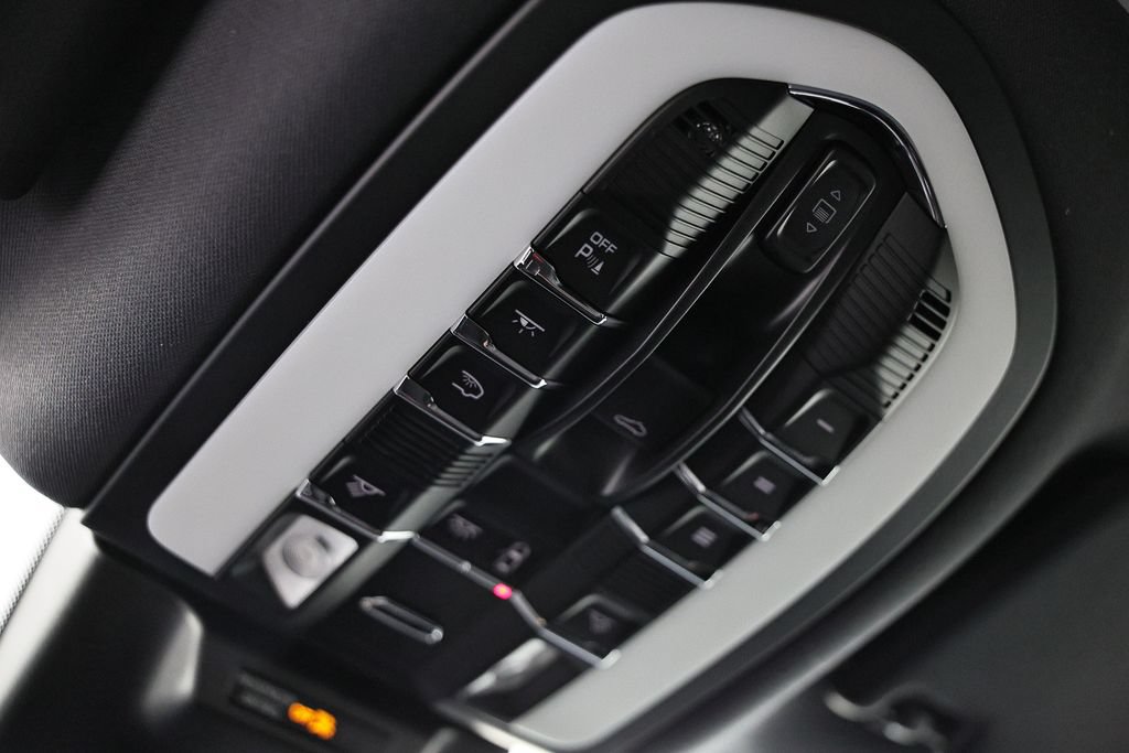 New 2026 Porsche Macan Turbo AWD/4WD image 42