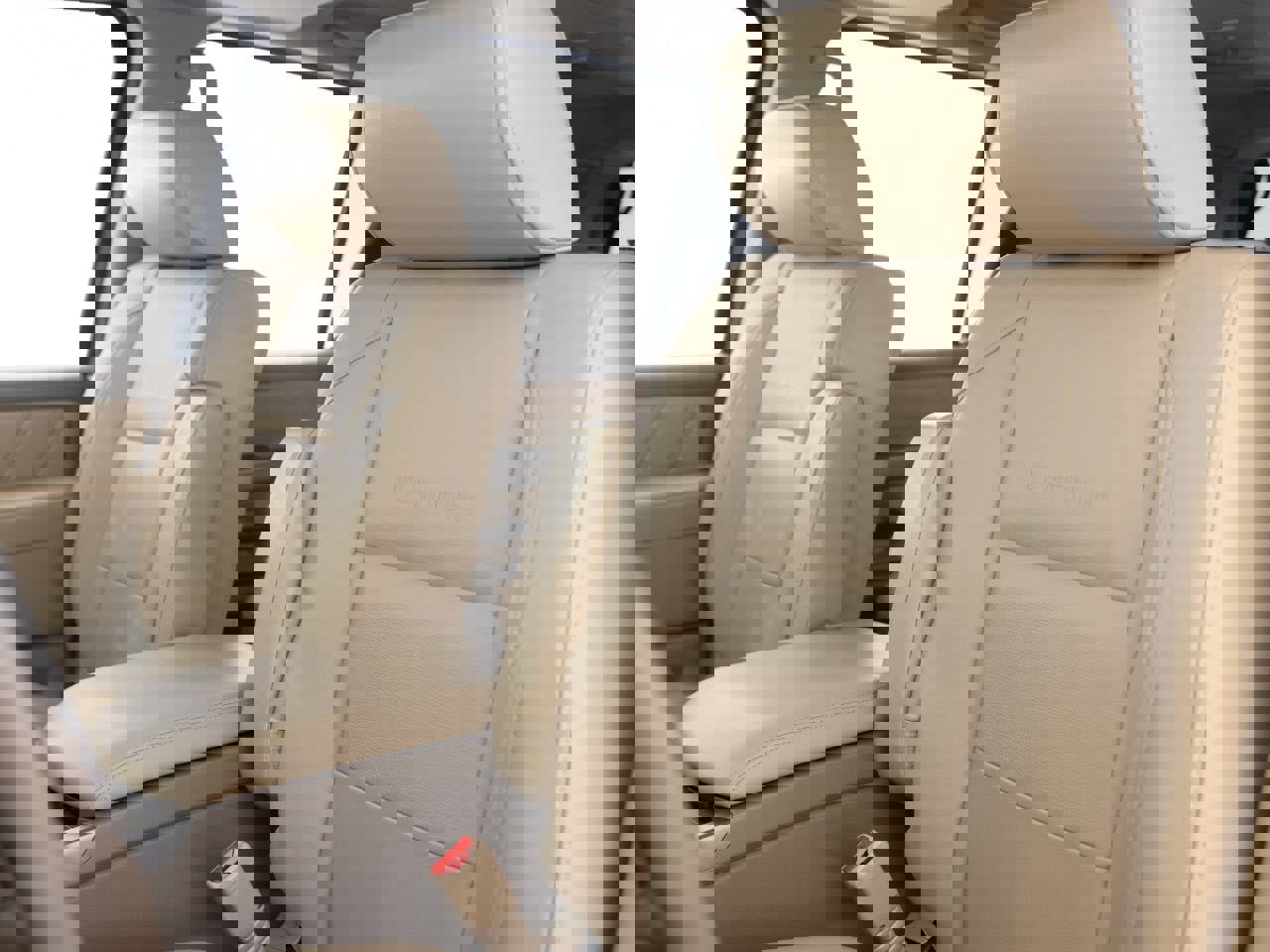 Used 2015 Nissan Armada Platinum image 32