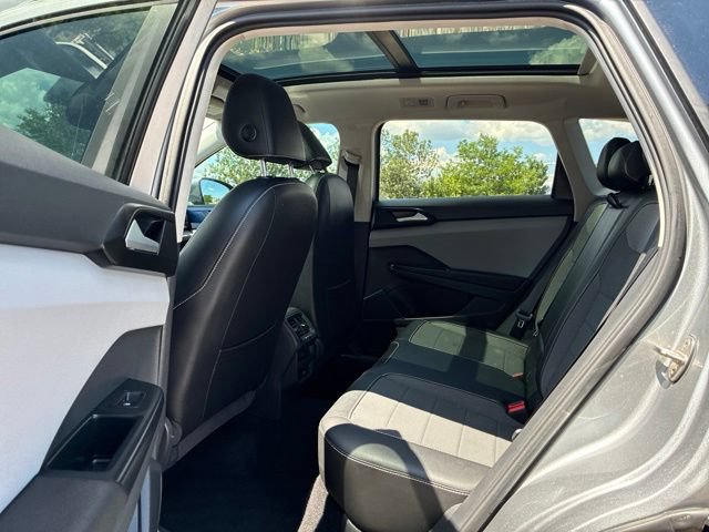 Used 2023 Volkswagen Taos SE w/ Panoramic Sunroof Package AWD/4WD image 14