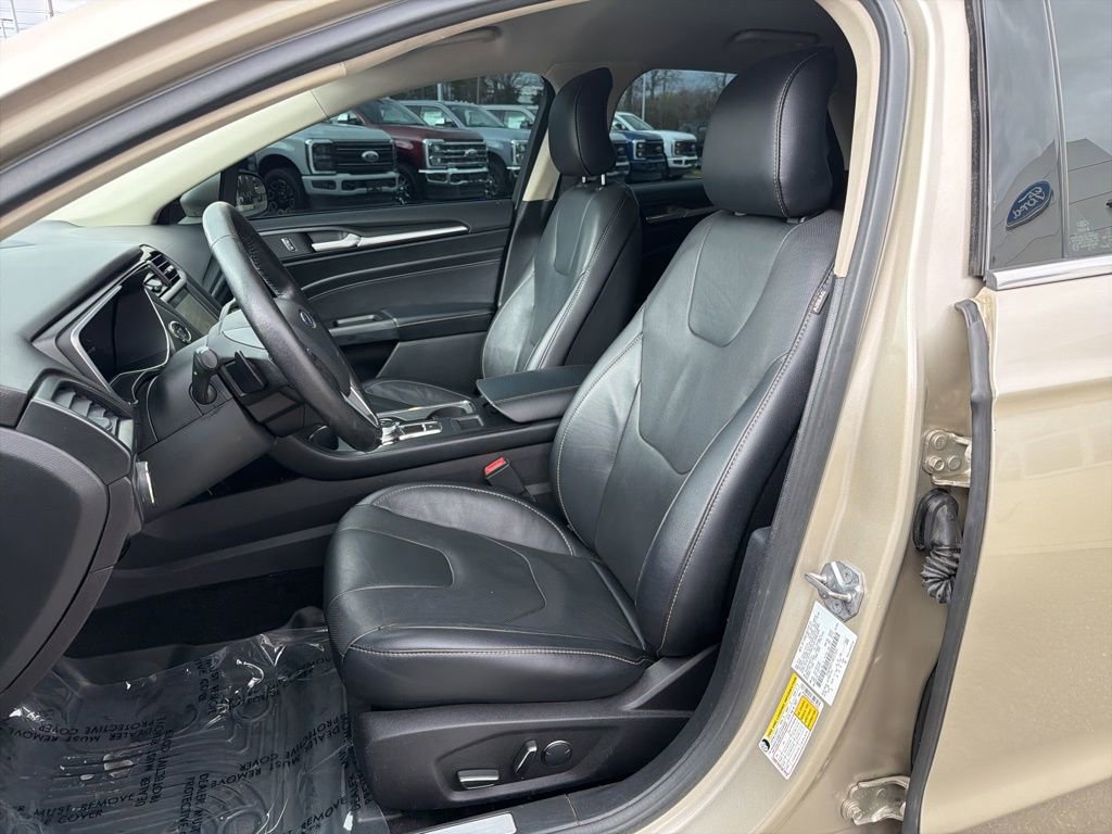 Used 2017 Ford Fusion Titanium image 9