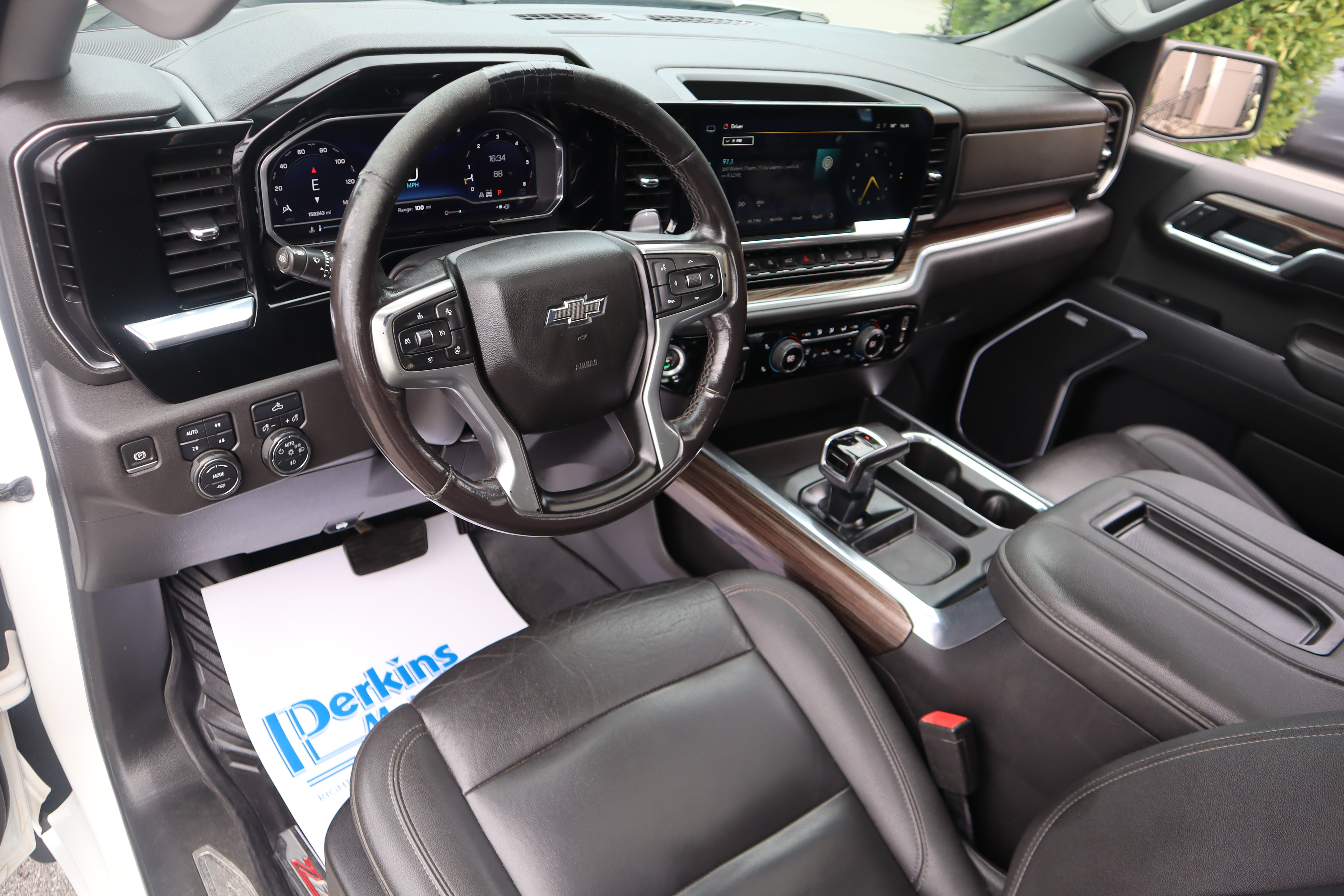 Used 2022 Chevrolet Silverado 1500 LT Trail Boss w/ Convenience Package II AWD/4WD image 29