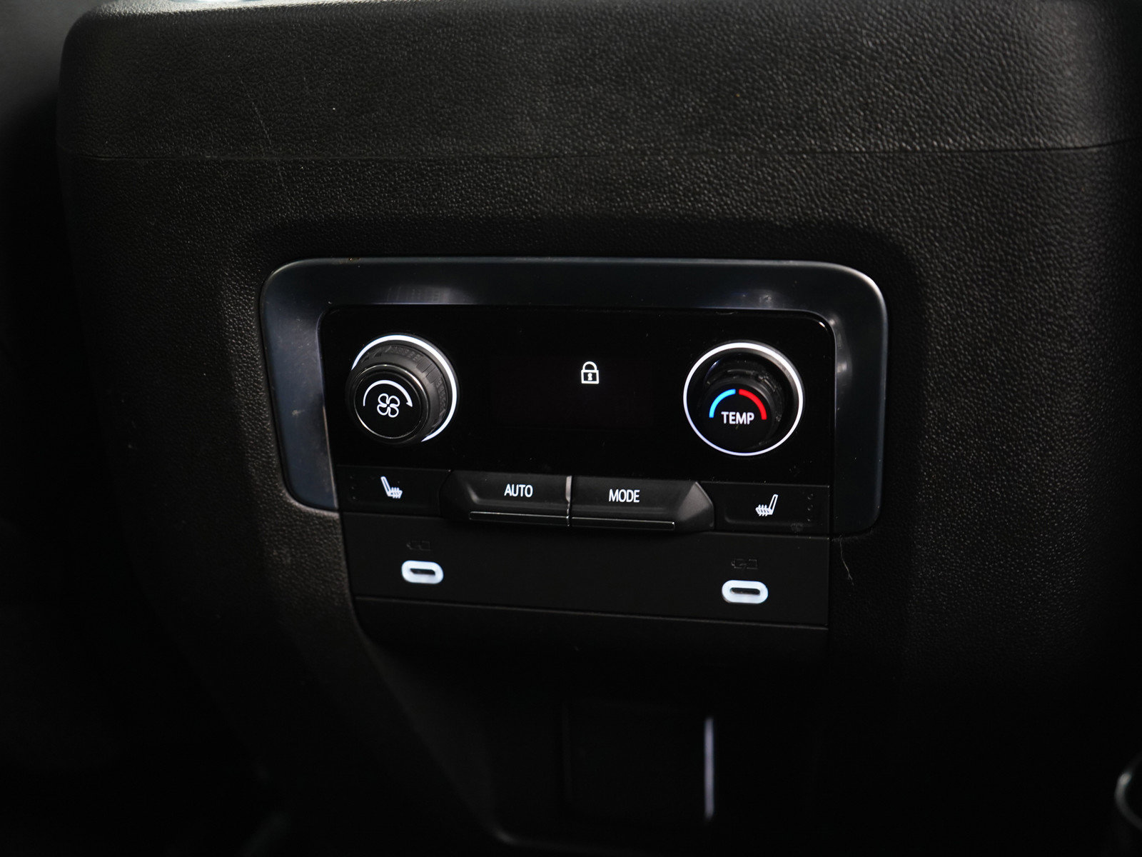 Used 2021 Chevrolet Tahoe Z71 w/ Luxury Package image 16