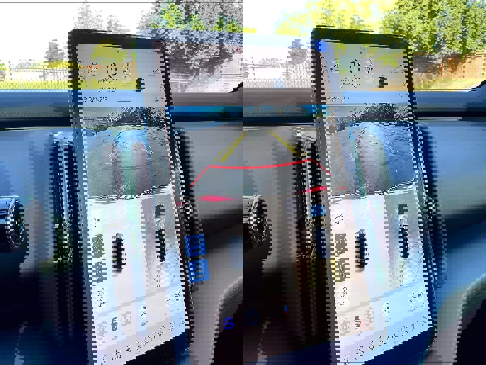 New 2026 Volvo EX30 Cross Country Ultra w/ Protection Package Premier image 20