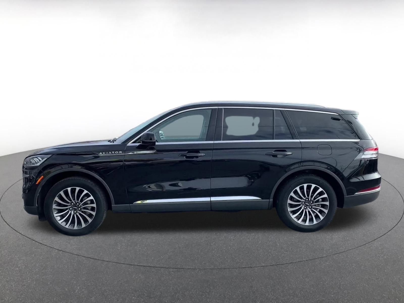 Used 2024 Lincoln Aviator Reserve image 9