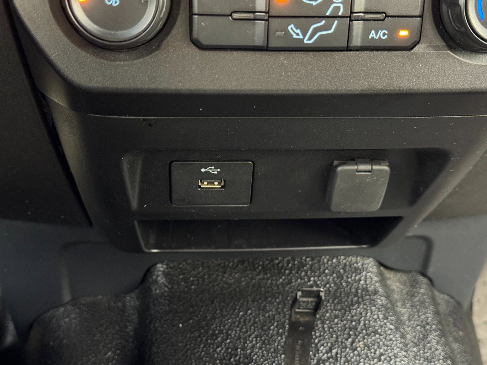 Used 2022 Ford F250 XL w/ STX Appearance Package image 26