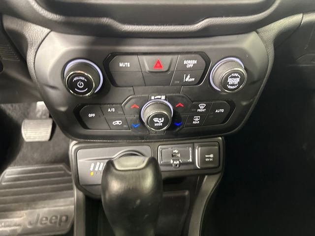 Used 2023 Jeep Renegade Limited image 23