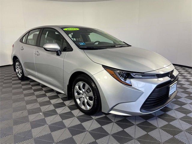 Used 2025 Toyota Corolla LE image 1